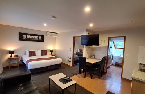 Upper Riccarton Hotel | 306 Motel Apartments