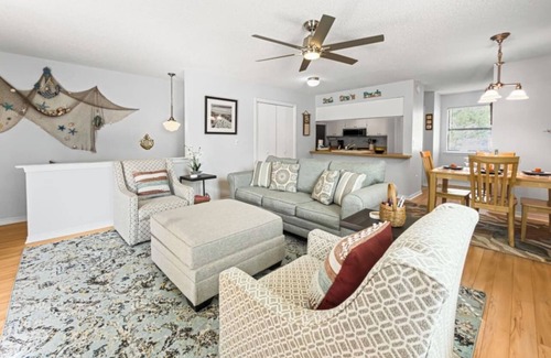 Cassine Village Villa | 30A Townhome | Walk to Beach | Pool | Sleeps 6