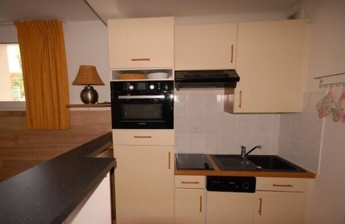 Eaux-Bonnes Apartment | 30m from resort center, 3rd floor, view resort, fitness, swimming pool, sauna, tv, ski locker, 35m²