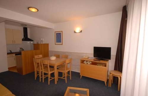 Eaux-Bonnes Apartment | 30m from resort center, 1st floor, view ski slopes, fitness, swimming pool, sauna, tv, ski locker