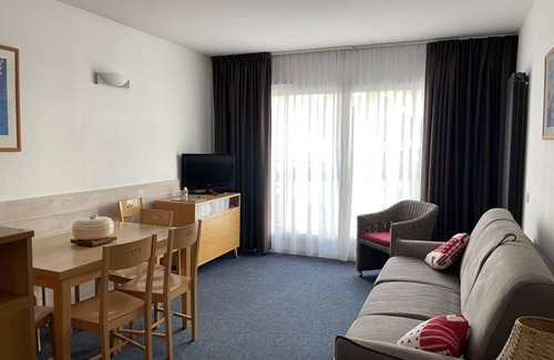 Eaux-Bonnes Apartment | 30m from resort center, 1st floor, view ski slopes, fitness, swimming pool, sauna, tv, ski locker
