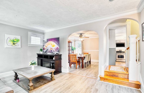 Kearny House | 30nights Min｜Study Room｜with Walkin Closets｜Pet Friendly｜Garage Access #42171