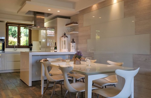 Baveno House | 3½-room mid-terraced house with garden, 2 terraces and 2 balconies
