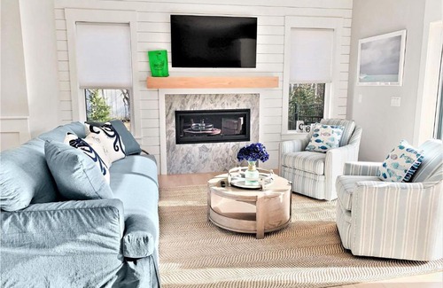 West Dennis House | 31 Pine Road West Dennis Cape Cod - - Shark Lookout