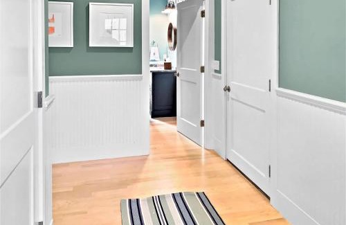 West Dennis House | 31 Pine Road West Dennis Cape Cod - - Shark Lookout