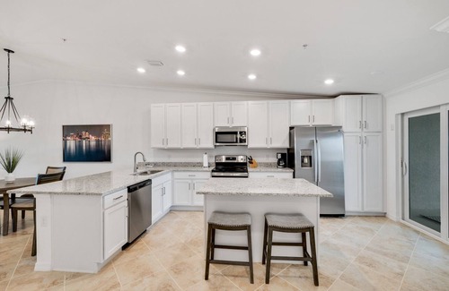 Biggar Condo | 3122 Babcock National Verandah