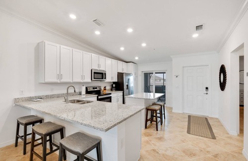 Biggar Condo | 3122 Babcock National Verandah