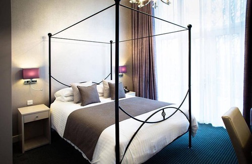 Lepton Bed & Breakfast | 315 Bar And Restaurant