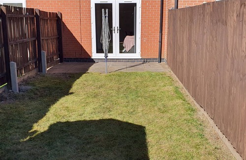 Leicester Cottage | 32 MOORLAND HOUSE, with a garden in Syston