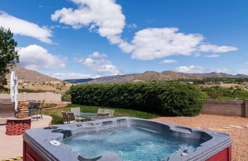 Albuquerque House | ⭐️3200ft🏊♂️Pool♨️Hot Tub🎱Billiards 🧳Sleeps 18 & Mtn Views🌄