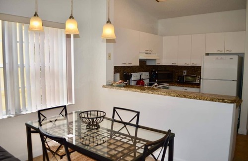 Boca Raton Apartment | 320D - Boca Retreat w/Pool, Parking, Near Evert Tennis & Shops