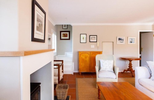Constantia Apartment | 33 Strawberry Lane - Studio and Cottage