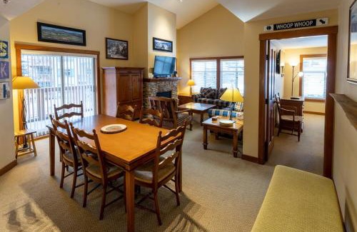 Snowbird Apartment | 3323 - Two Bedroom Standard Powderhorn Lodge condo