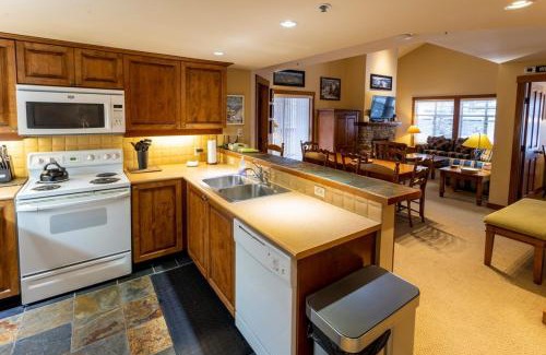 Snowbird Apartment | 3323 - Two Bedroom Standard Powderhorn Lodge condo