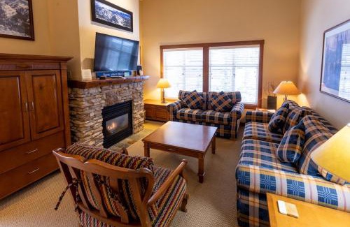 Snowbird Apartment | 3323 - Two Bedroom Standard Powderhorn Lodge condo
