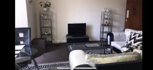 Uplands House | 34 - Room 6 - Uplands