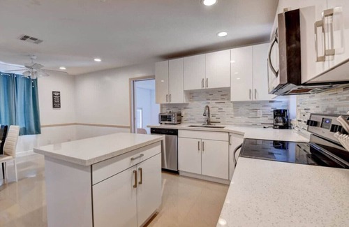 Boynton Beach House | 340A) Luxury Oasis with Pool - sleeps 15!