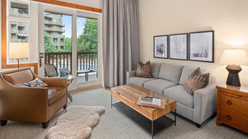 Stowe Area Resort | 343 Studio NATIONAL 3rd Floor Pool & Mountain Views By Stowe Mountain Rentals