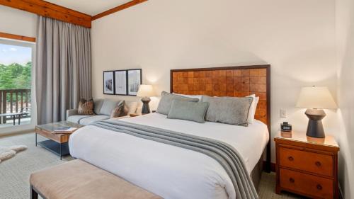 Stowe Area Resort | 343 Studio NATIONAL 3rd Floor Pool & Mountain Views By Stowe Mountain Rentals