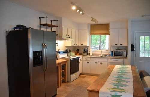 Dadeville House | 35Min to Auburn.Lake Martin modernized Cabin