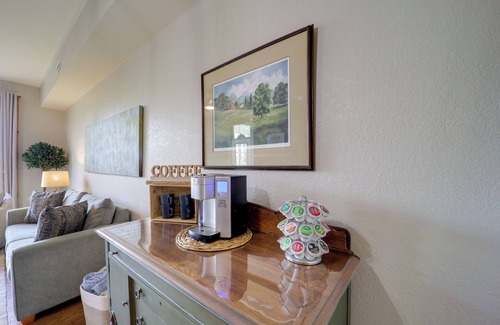 Mountain Air Apartment | 36 Mi to Asheville: Mtn-view Home in Burnsville!