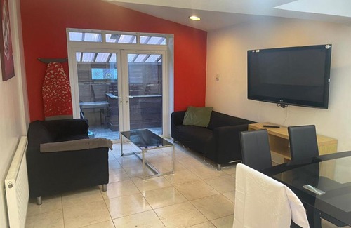Selly Oak House | 360 Accommodation - Tiverton rd