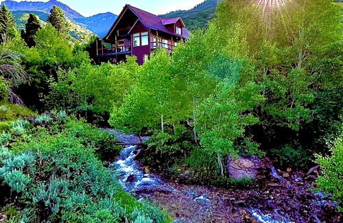 Hanna Cabin | 360views, big cabin, sleeps 12, in Ashley National Forest, 54mls from Park City