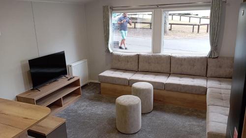 Cowes Resort | 37,Oakland