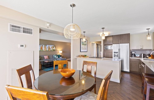 Waikiki Condo | 37th Fl Penthouse | King Bed | AC | Ocean View