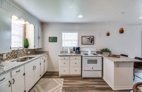 Gordonville House | 3B in Quiet Country close to Fishing and Megastar