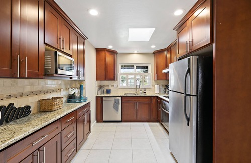 Santa Clara House | 3B SFH, Comfy Beds, King RM, Yard, Fast WiFi and AC, Near Levi's