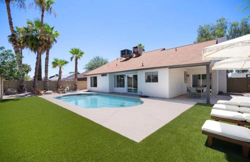 Tempe House | 3BD 2BA Cool and Relaxing Home w Pool!