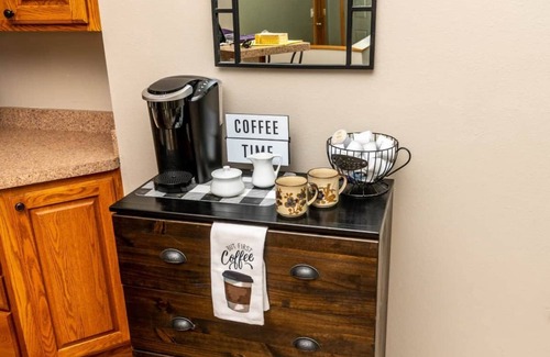 The Galena Territory House | 3bd/3.5ba, Bright & Spacious, Fab Screened Porch, Fireplace