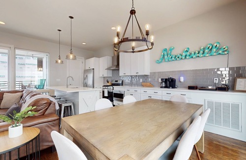 Nashville House | 3BD/3.5BA modern townhouse 7 mins from downtown, walking distance to restaurants