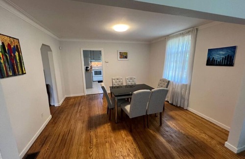 Mineola House | 3BD Home minutes 2 Port Credit & Waterfront trails