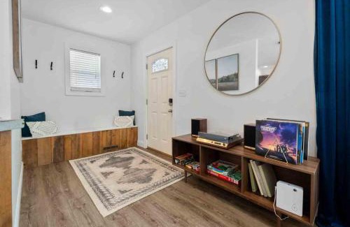 Elkhart House | 3bd2 Modern Home 5m Dt Elkhart 30m To Nd Bbq