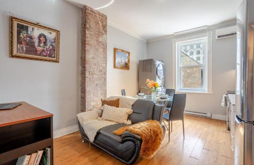 Downtown Montreal Apartment | 3BDR Penthouse, Rooftop and BBQ in Crescent