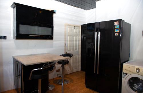 Low Moor Apartment | 3bed Contractor, Wifi,2 Free parking space