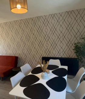 Hatfield House | 3Bed House in Hatfield