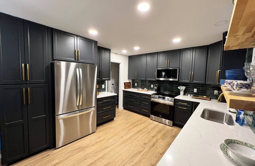 Sharonville House | 3bedr/3bath fully remodeled house by Summit park with furnished basement + deck