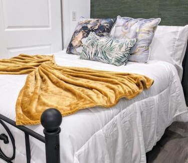 North Philadelphia West Apartment | 3BR-2BA Luxurious Green Oasis Private Backyard Patio