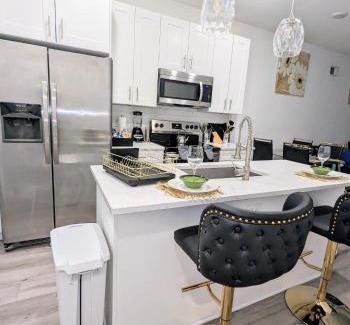 North Philadelphia West Apartment | 3BR-2BA Luxurious Green Oasis Private Backyard Patio