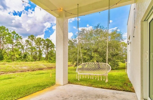 Westminister House | 3BR 2BA Modern Minimalist Waterfront Haven