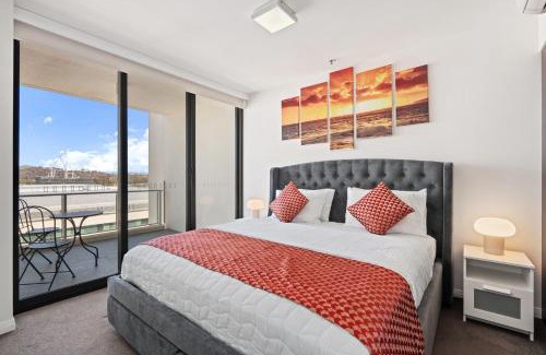 Belconnen Apartment | 3BR 3BA Next to Mall & Govt Hub with Pool and Gym