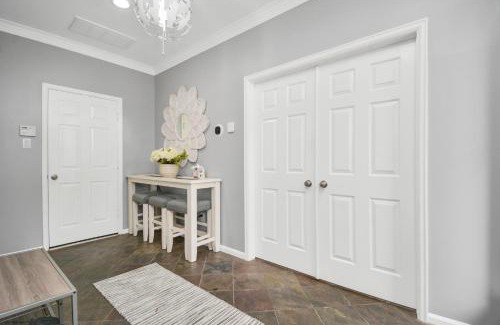 Washington Ave./ Memorial Park House | 3BR 3Ba Upscale Luxury Home in The Heights