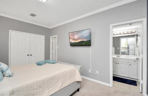 Washington Ave./ Memorial Park House | 3BR 3Ba Upscale Luxury Home in The Heights