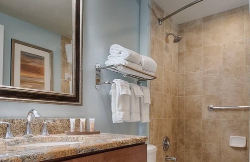 National Harbor Condo | 3br Deluxe Balcony Condo Family Vacation Fun!