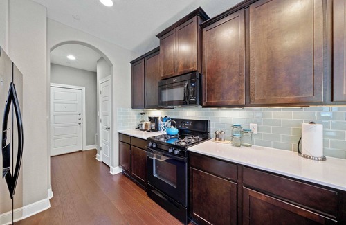 McNeil House | 3BR Elegant Home｜Garage Access｜Pet Friendly｜Washer & Dryer｜Mainfloor Bedr#42159