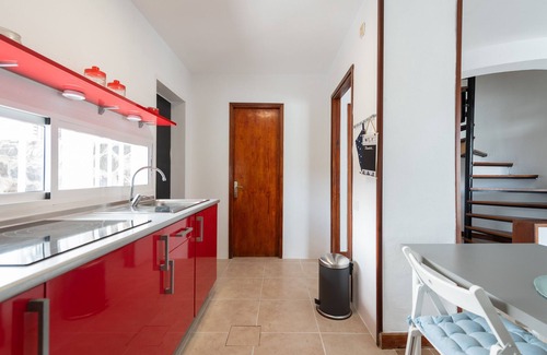 San Agustin House | 3BR Bungalow - Private Solarium - Sea Views