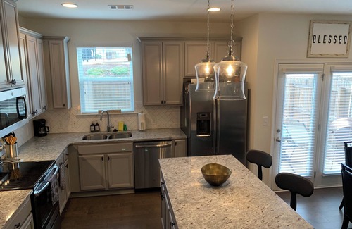 Belmont House | 3BR Family Retreat 20 min to Downtown Atlanta Quiet & Fully Equipped Stay